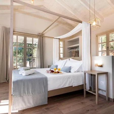 Sleeps 8 With Pool And Air Con Villa *