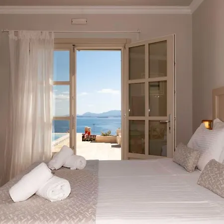 Sleeps 8 With Pool And Air Con Villa *