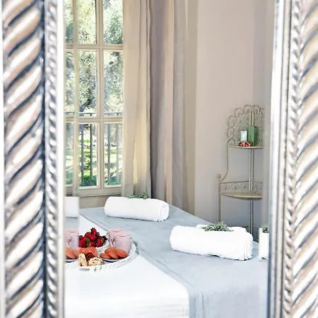 Sleeps 8 With Pool And Air Con Villa