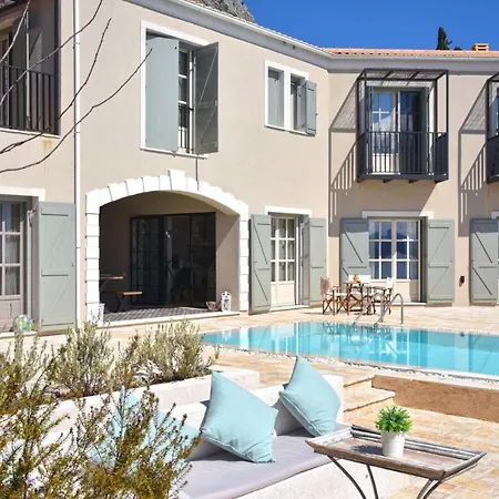 Sleeps 8 With Pool And Air Con * Barbati